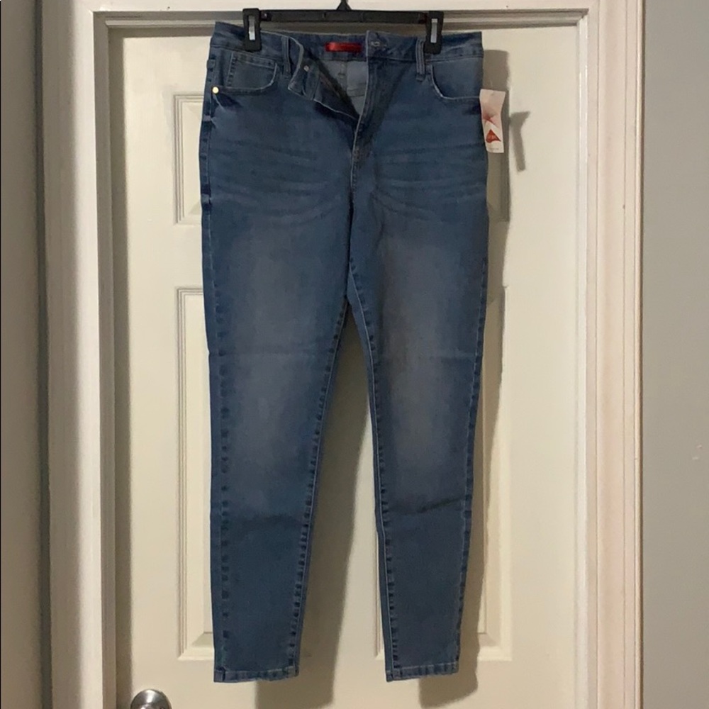 NEW Jennifer Lopez High Waisted Jeans